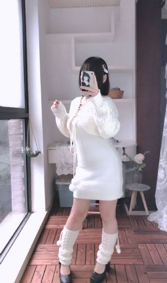 一边亲着一面膜下奶